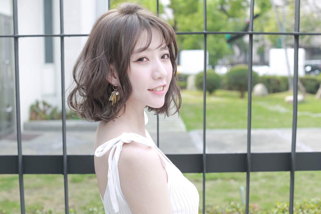 女生染燙