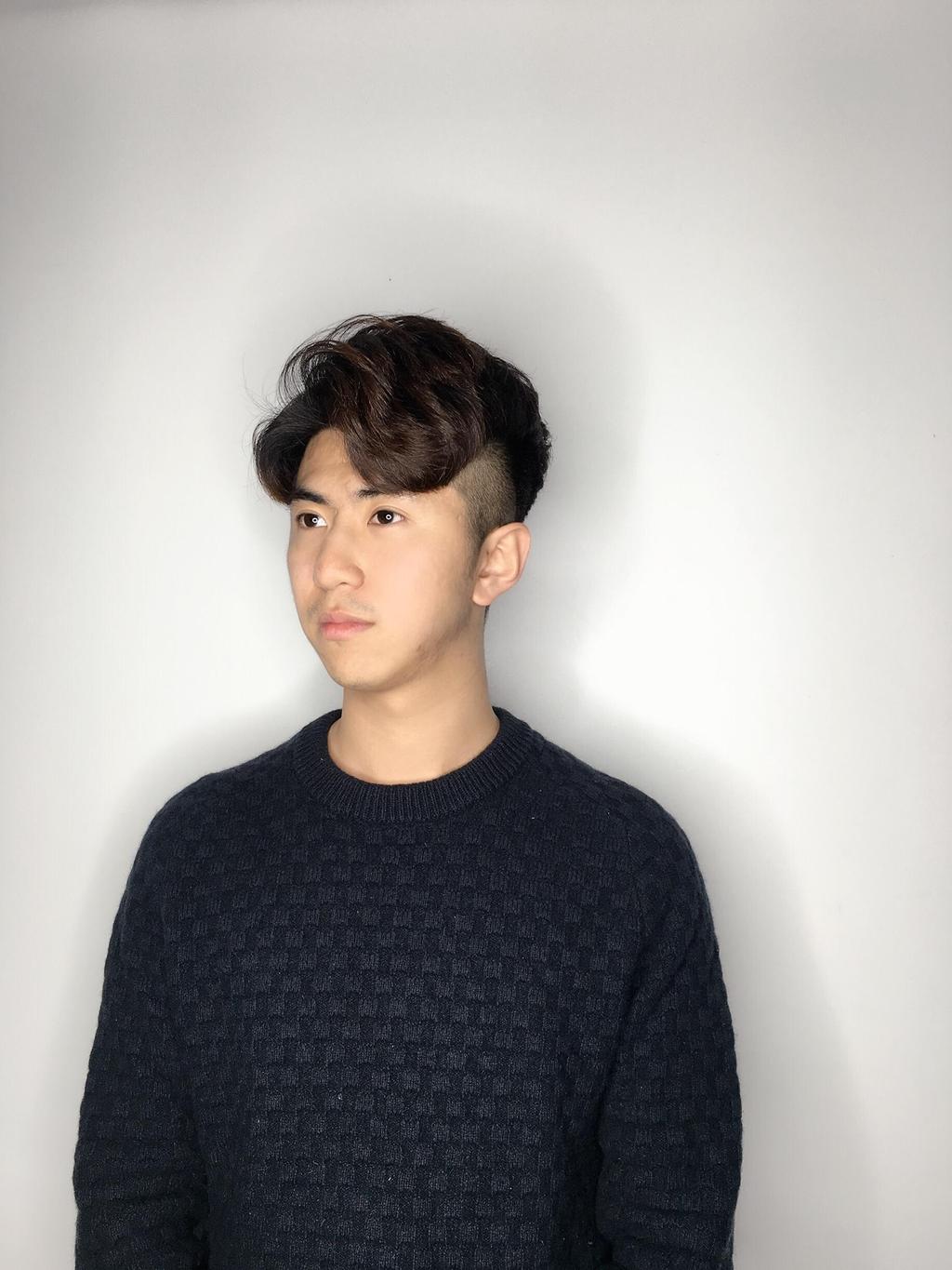 男生短髮、男生卷髮、逗號瀏海、韓男髮型