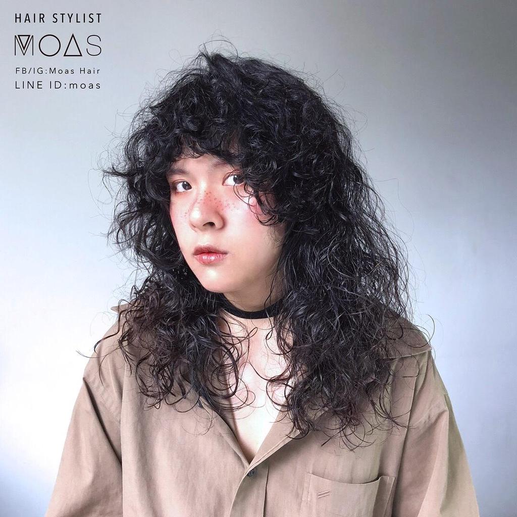 女生卷髮