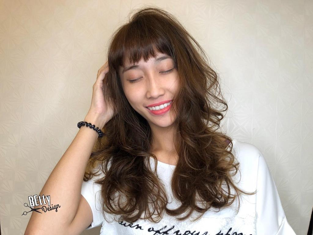 眉上瀏海、女生卷髮、女生長髮、破碎瀏海