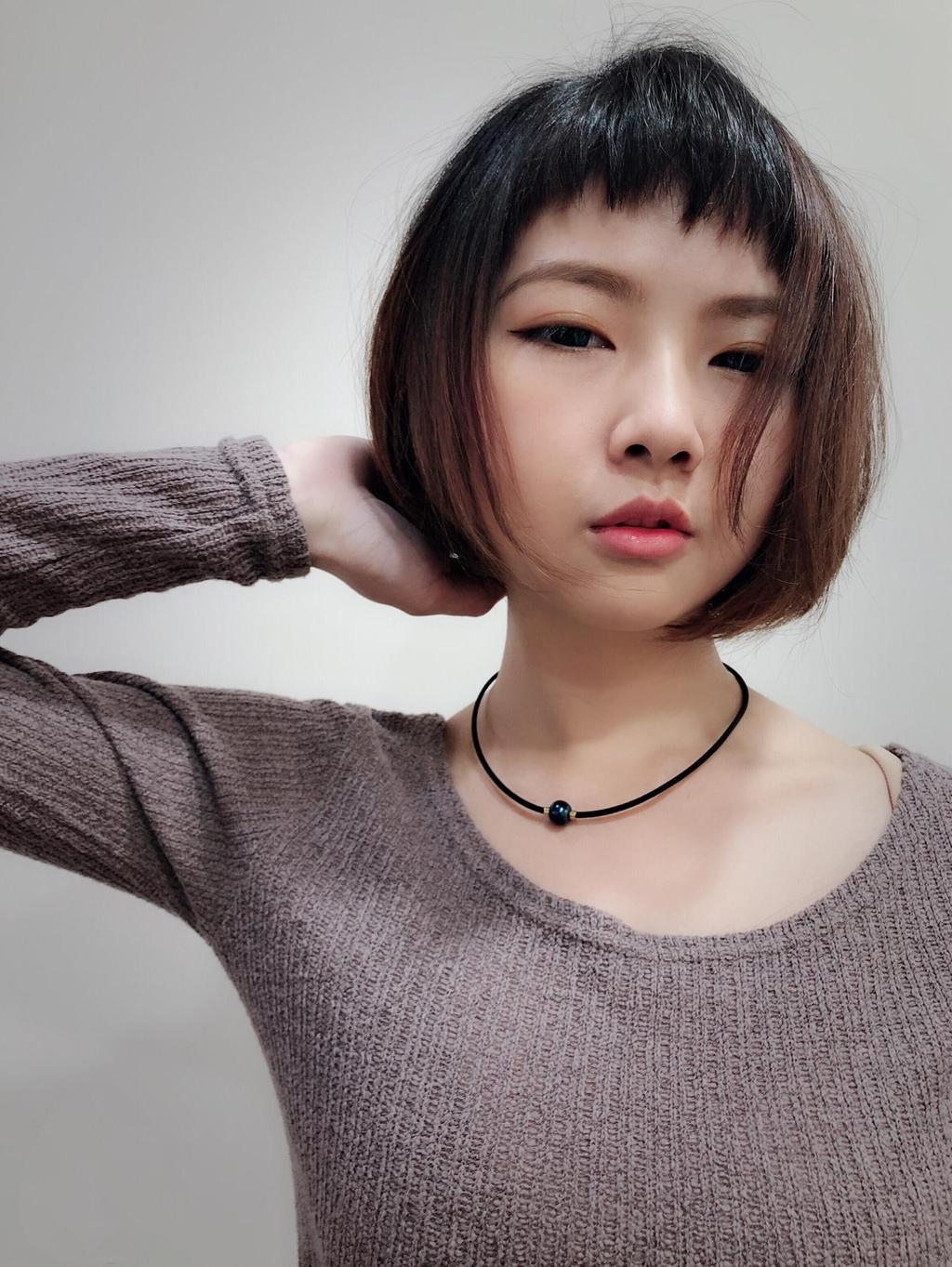 女生眉上瀏海、女生短髮、破碎瀏海