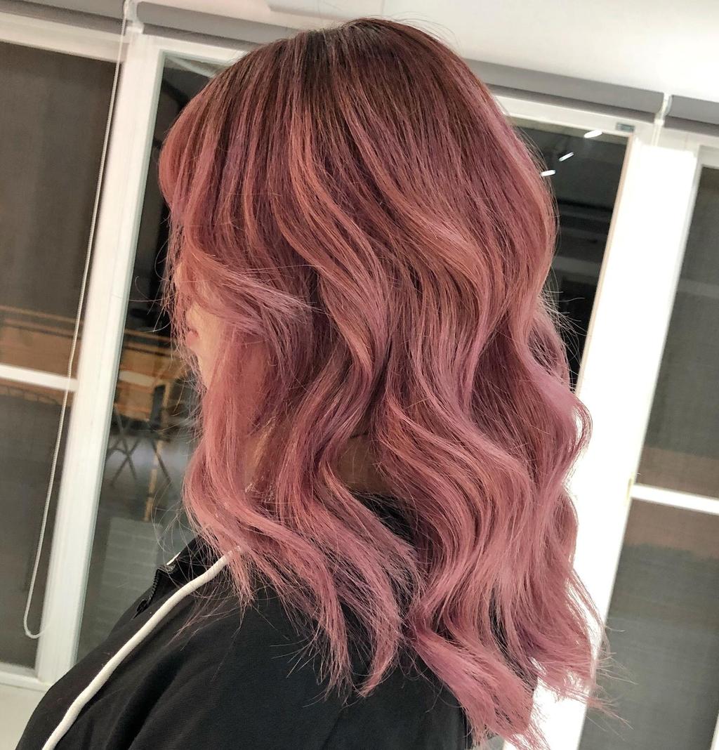 玫瑰砂晶色、霧面質感、漂色、春天花季髮色、莓果色