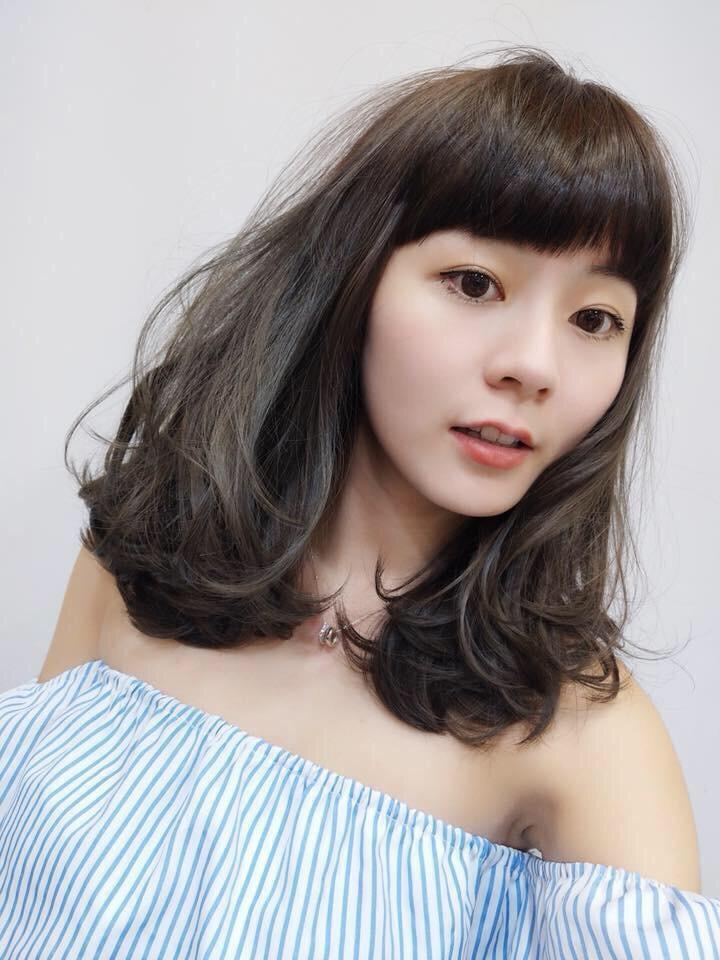 女生染髮