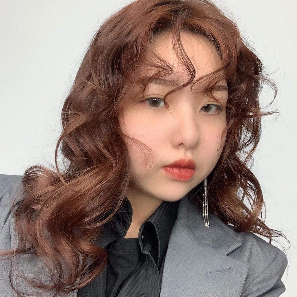 嬉皮卷、羊毛卷瀏海、女生卷髮、棕色系