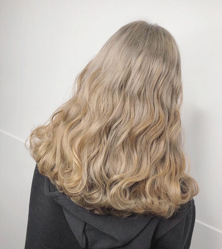 女生長髮長卷髮奶茶灰色灰霧金色