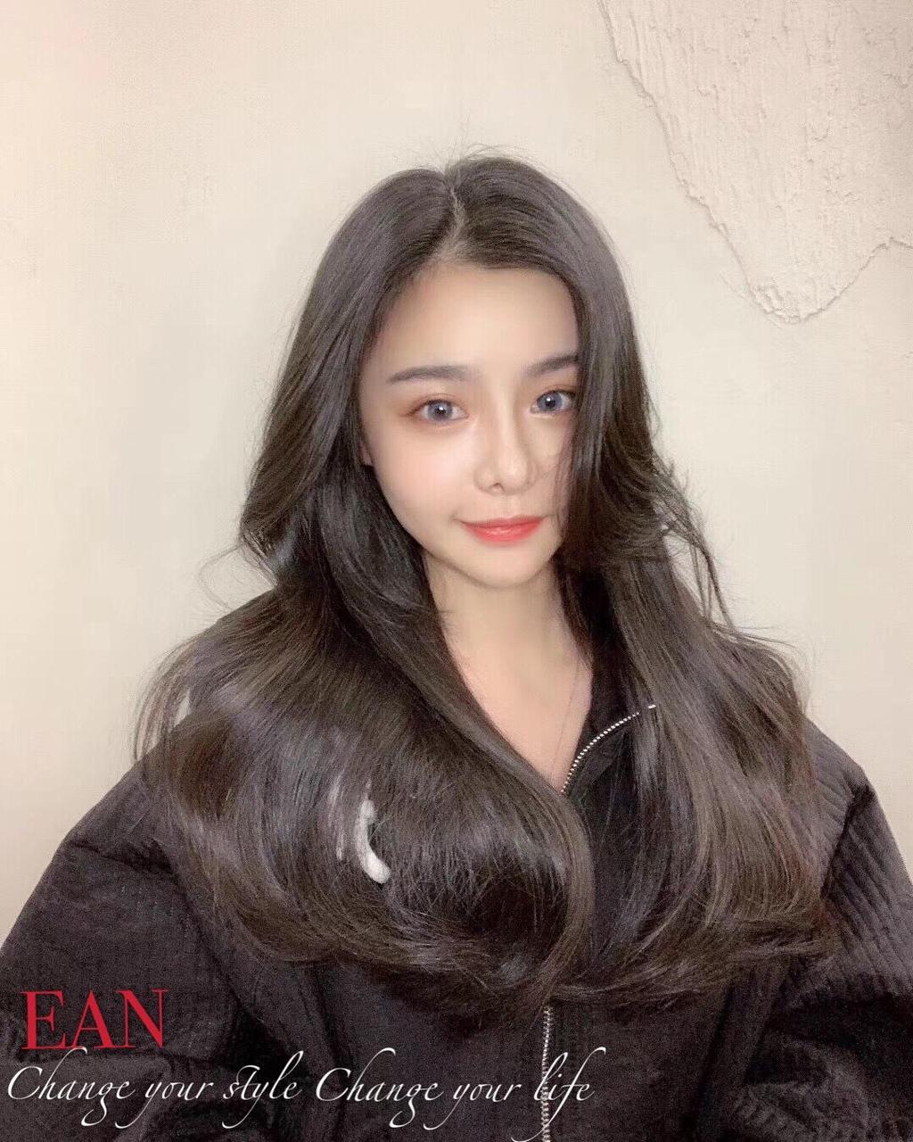 女生長髮層次剪髮浪漫大波浪冷萃咖啡髮色