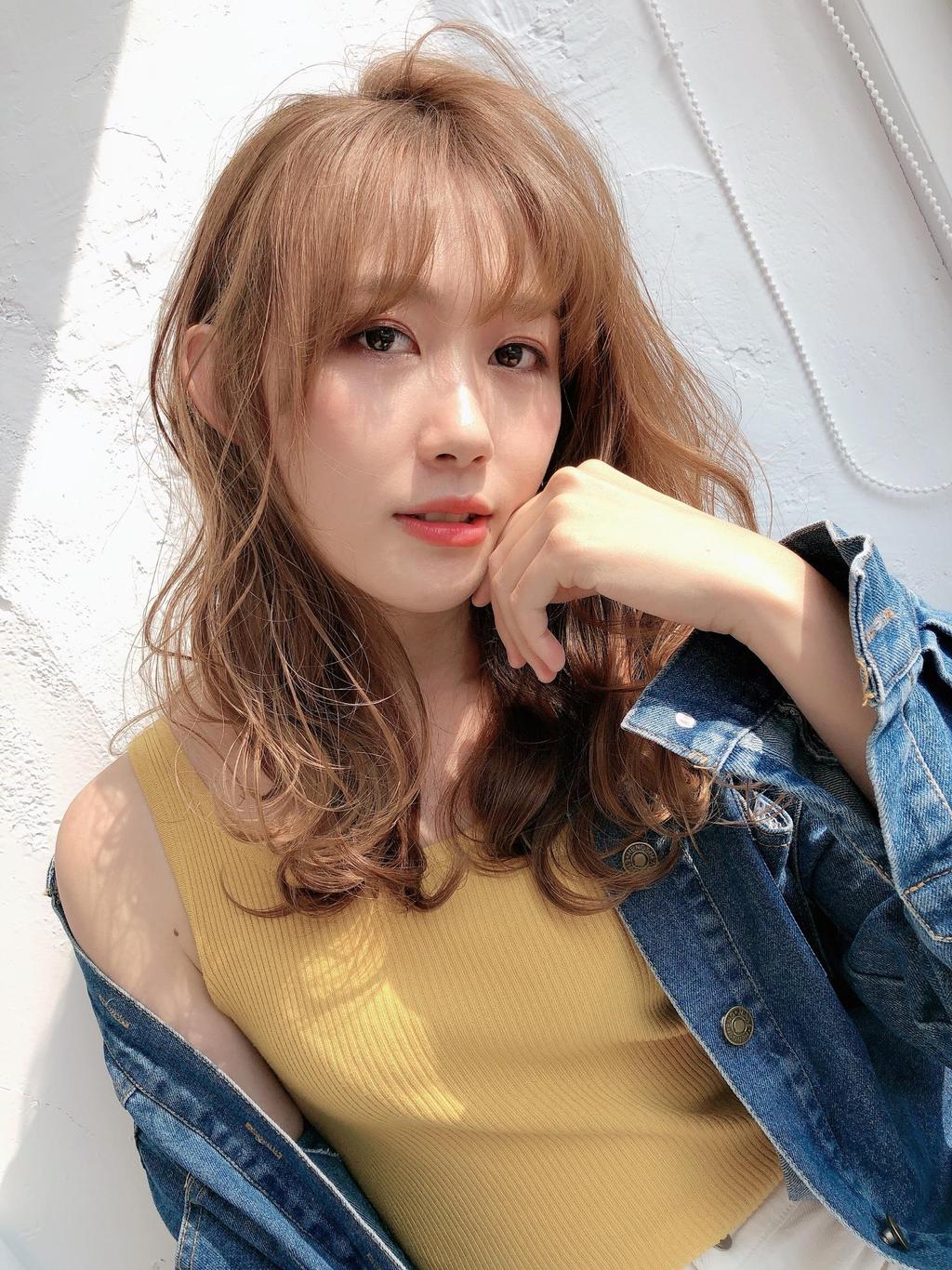 女生髮型、女生長髮、女生染髮、米紡棕色、空氣瀏海