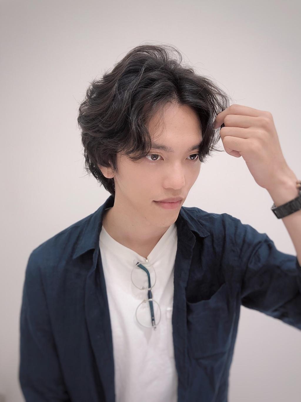 男生卷髮、逗號瀏海