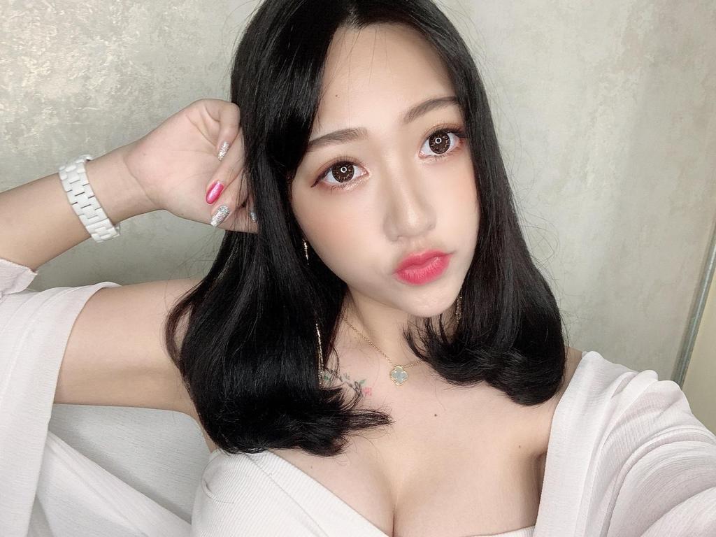 鮑伯頭、女生中長髮、女生染燙、灰色系