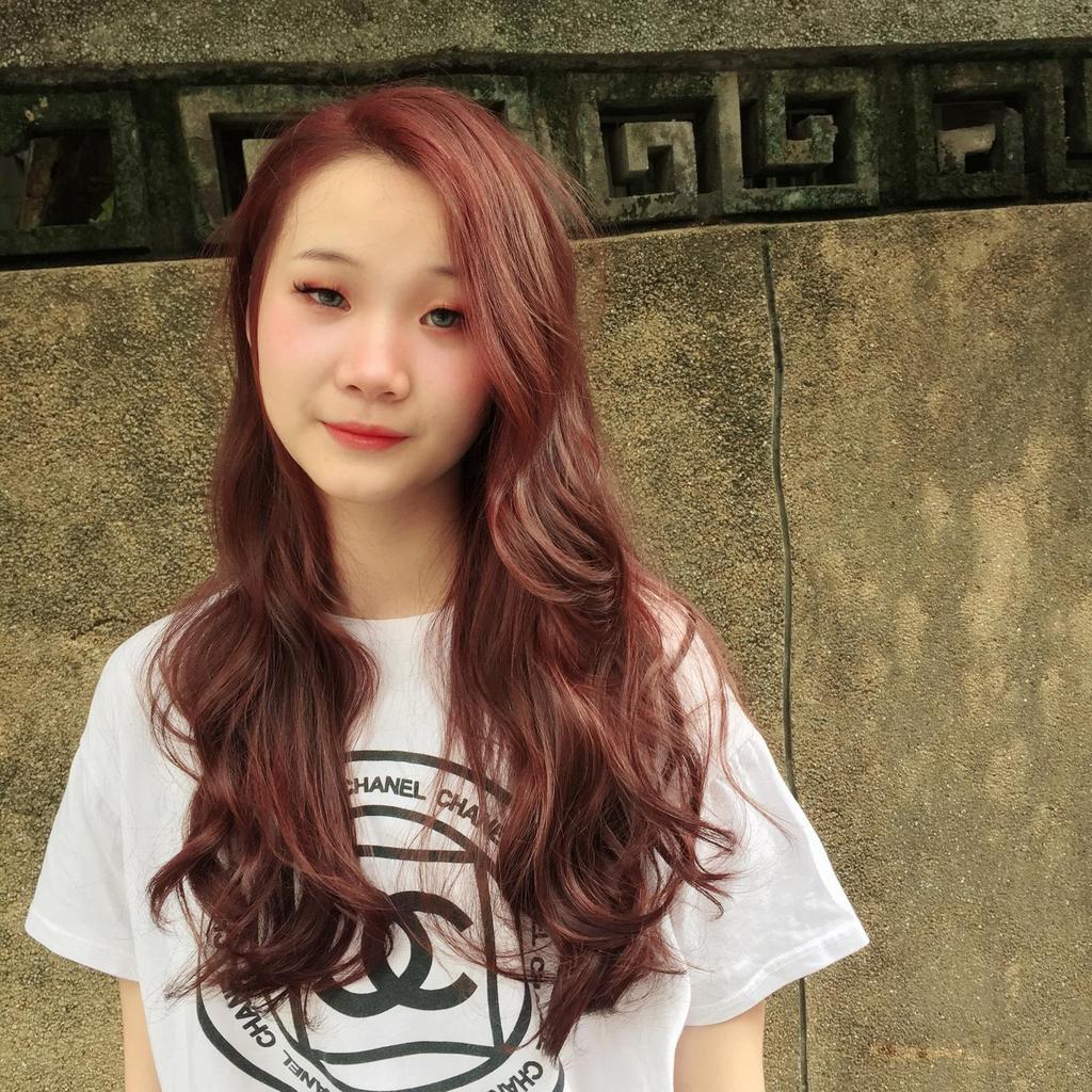 玫瑰砂晶色、霧面質感、漂色、春天花季髮色、莓果色、女生卷髮
