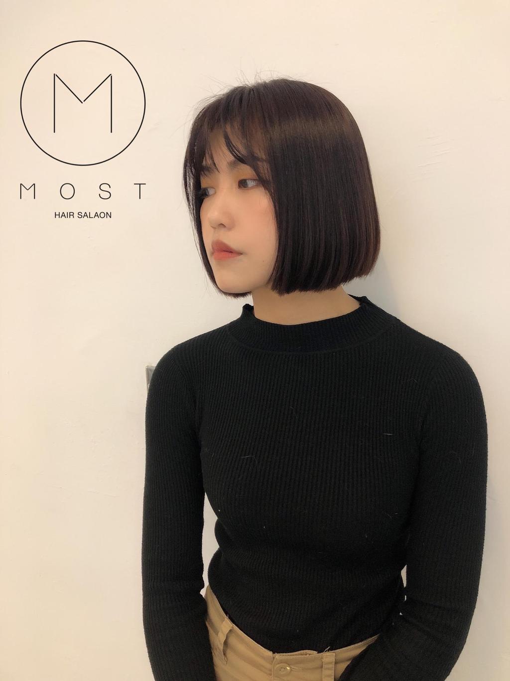 下巴短髮、女生髮型、空氣瀏海、深色系、黑茶髮色