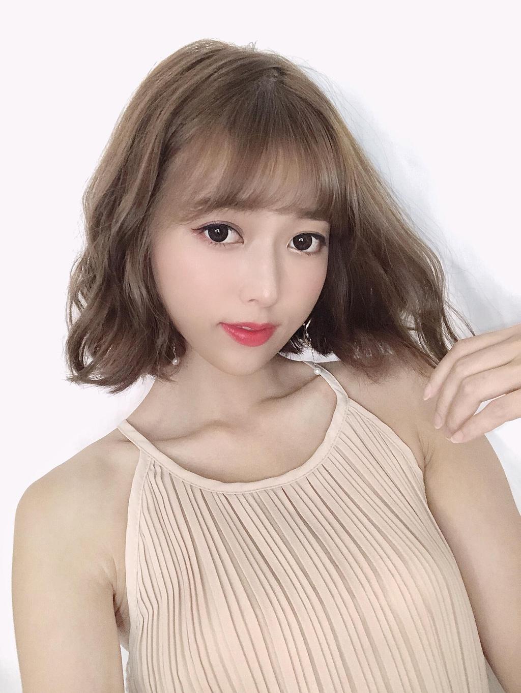 女生短髮、米紡棕色、女生短卷髮、空氣瀏海