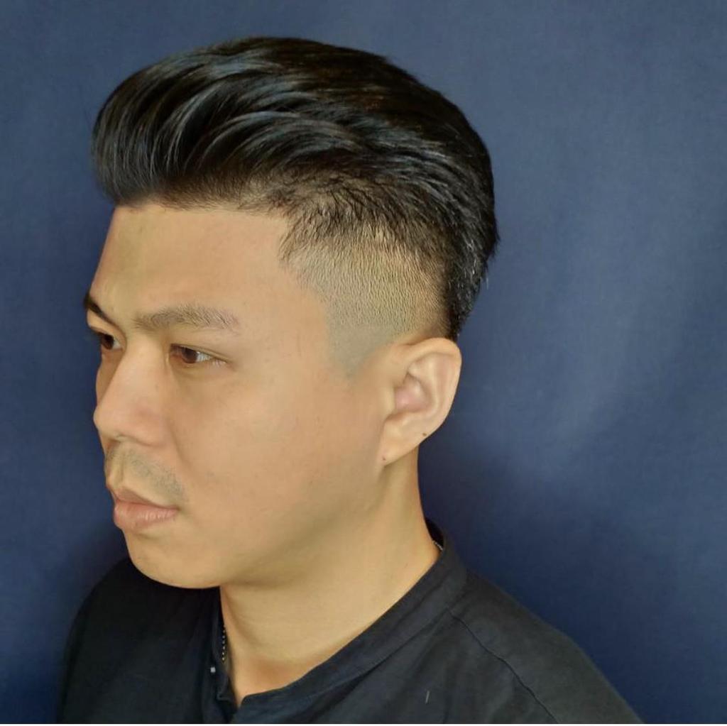 男生短髮油頭漸層推剪