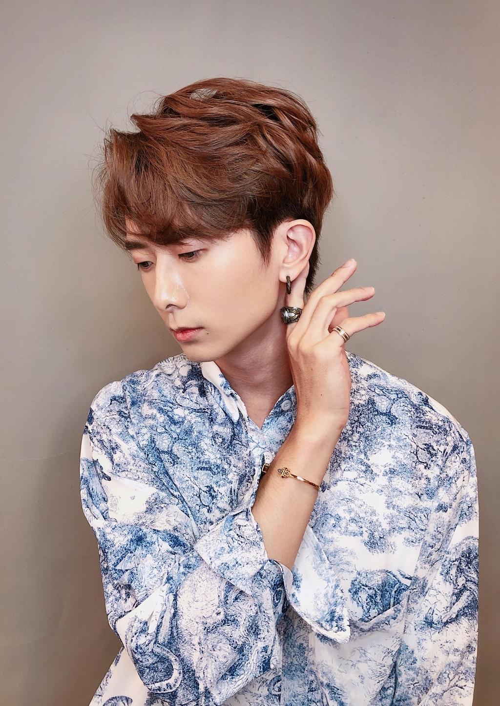 男生短髮男生卷髮男生染髮大地色髮色