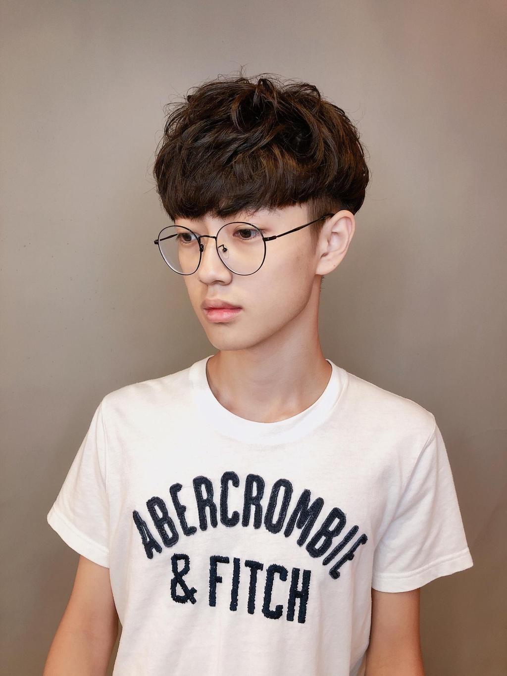 男生短髮、男生髮型、復古鍋蓋頭、男生瀏海、男生染髮