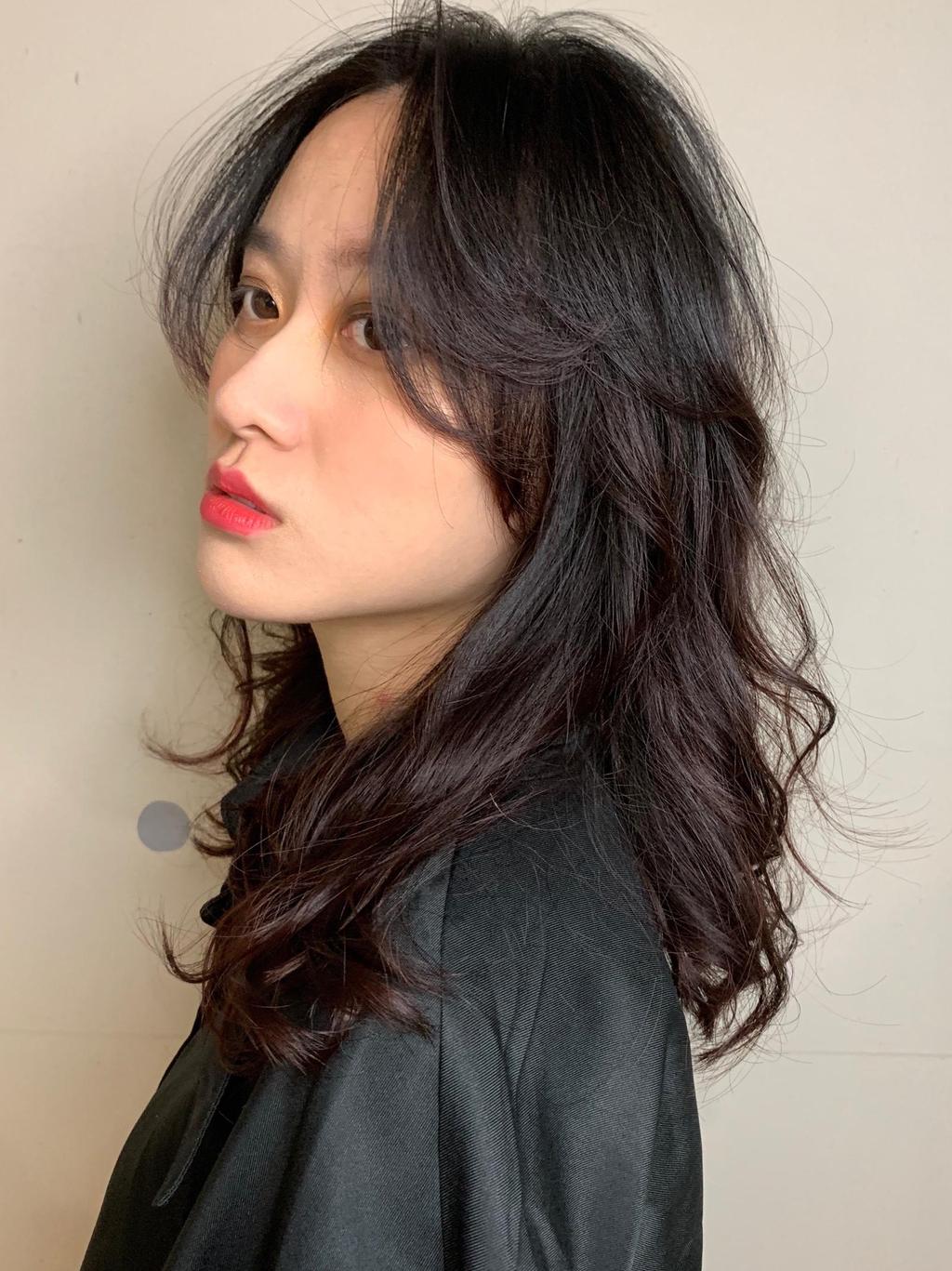 壹hair salon Jhan Amber的髮型作品,女生染燙,八字瀏海,日系,韓系,女生過肩長髮,女生長髮,台北剪髮,女神系捲髮,溫塑燙,髮妝燙,女生燙髮,攝影造型,台北燙髮,萬華區剪髮,萬華區燙髮,西門町,燙髮,中分瀏海,布朗尼髮色,鬆軟雲朵燙