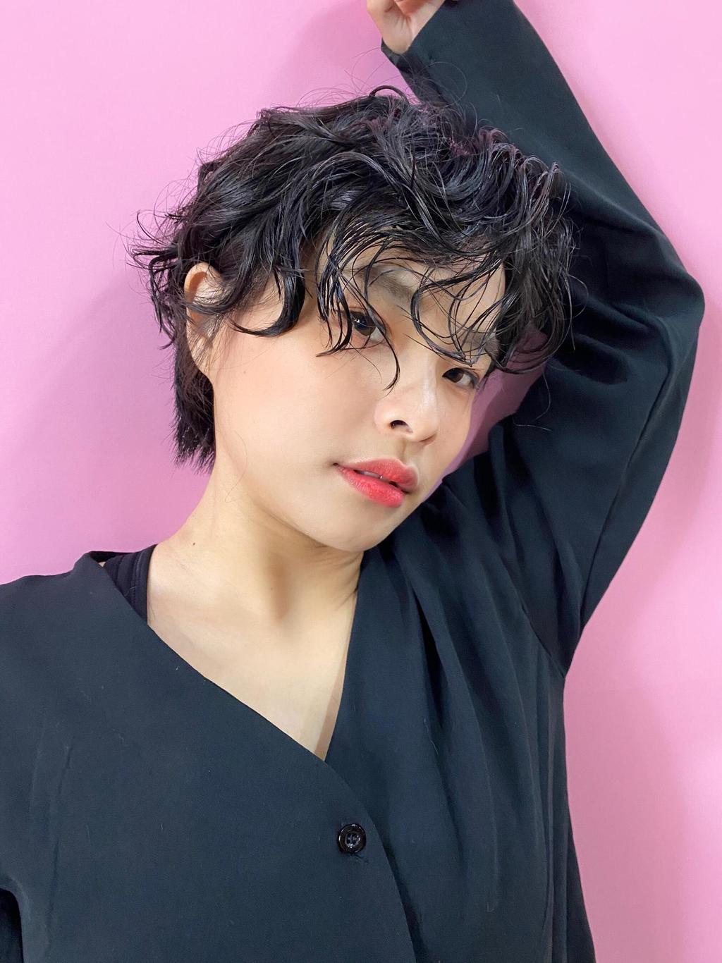 男孩風女生短髮、女生卷髮、紫外光髮色