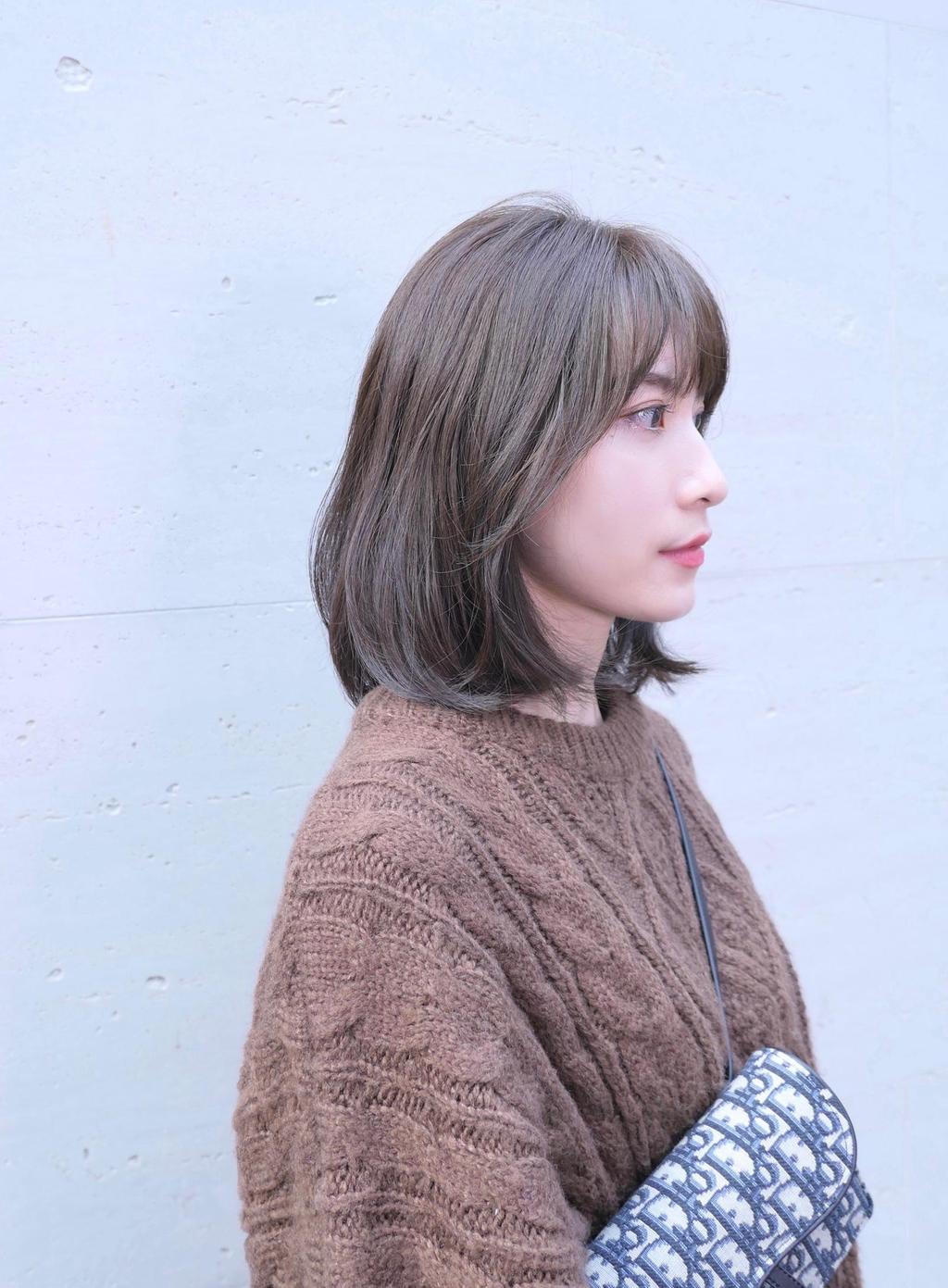 女生齊長髮型、鎖骨髮、冷萃咖啡髮色