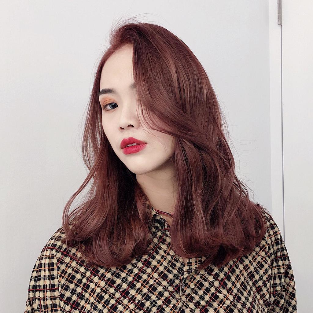 珠寶盒光透髮色、胭脂紅色、韓系捲度、女生卷髮