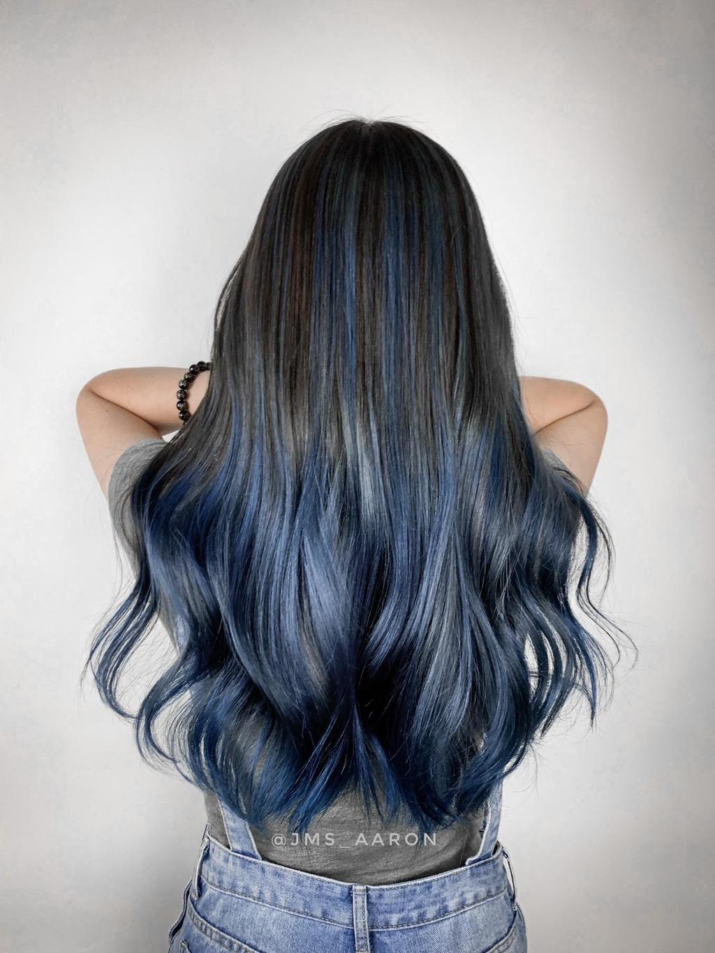 必染藍莓冰沙色手刷染，挑染也能成為仙氣女孩