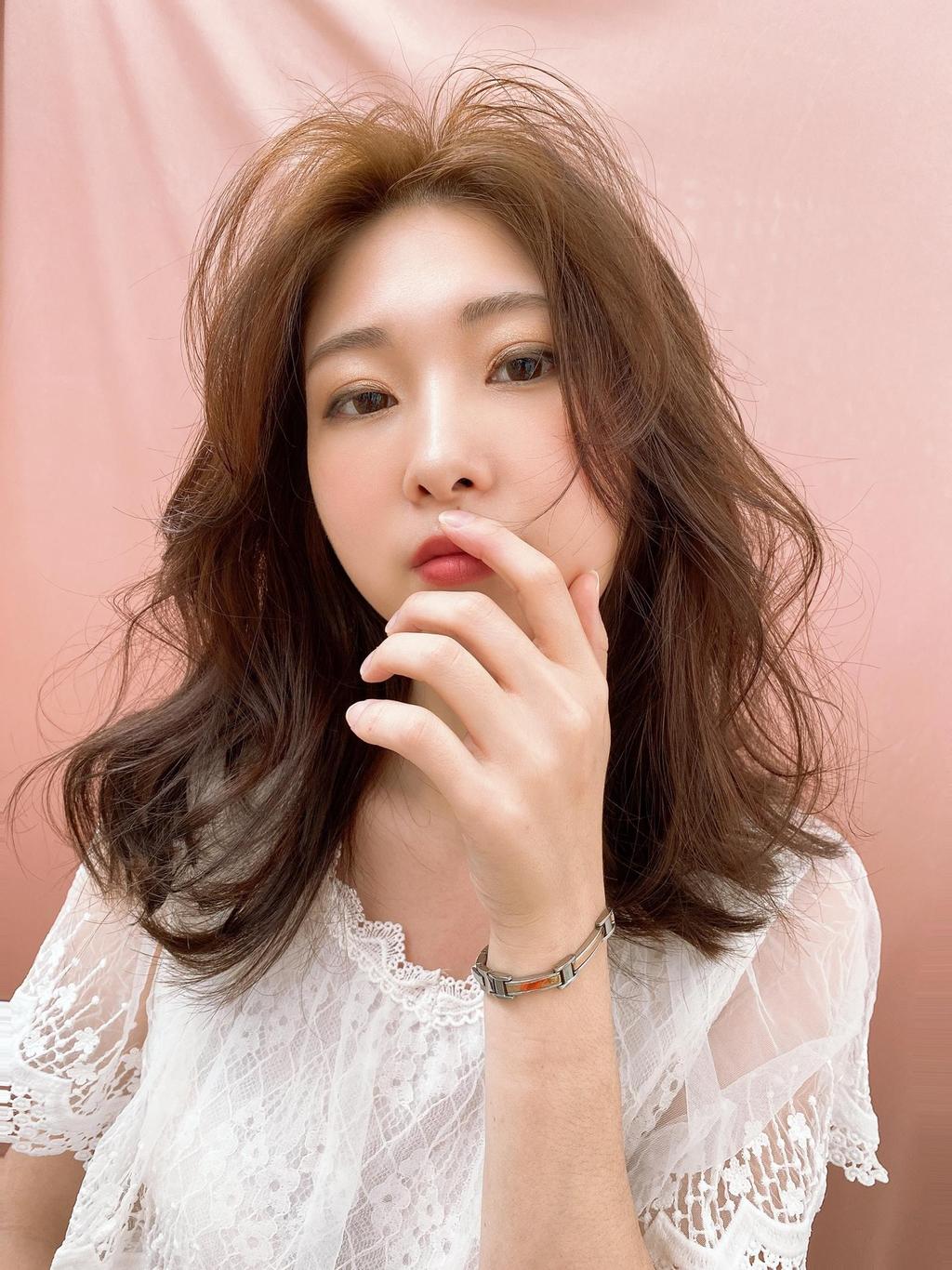 旁分鎖骨髮 &times; 自然焦糖米棕色