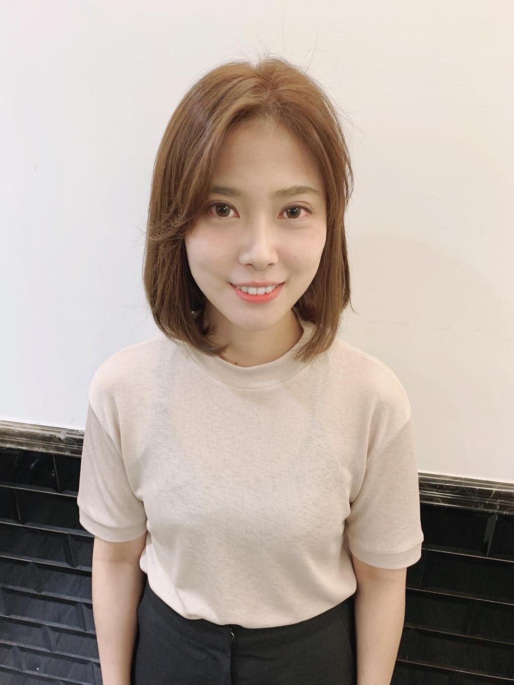 女生齊長髮型、鎖骨髮、撩耳齊短髮、楓糖斑比色