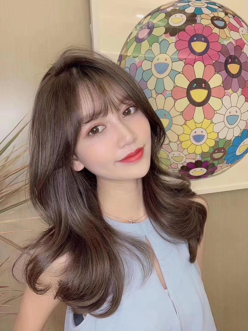 氧氣瀏海、及肩中長卷髮、鬆軟雲朵燙