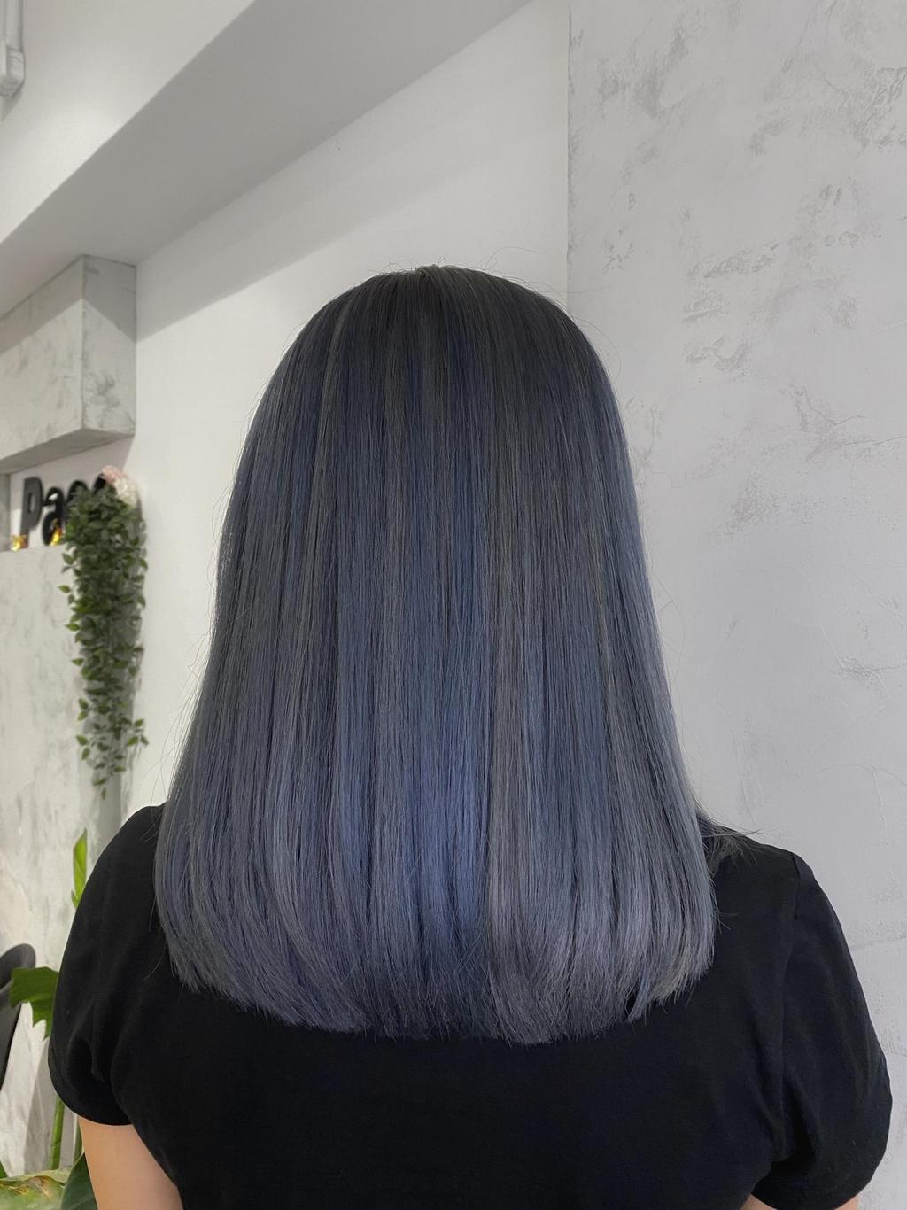 手刷特殊色染髮，仙氣女孩必染藍莓冰沙色