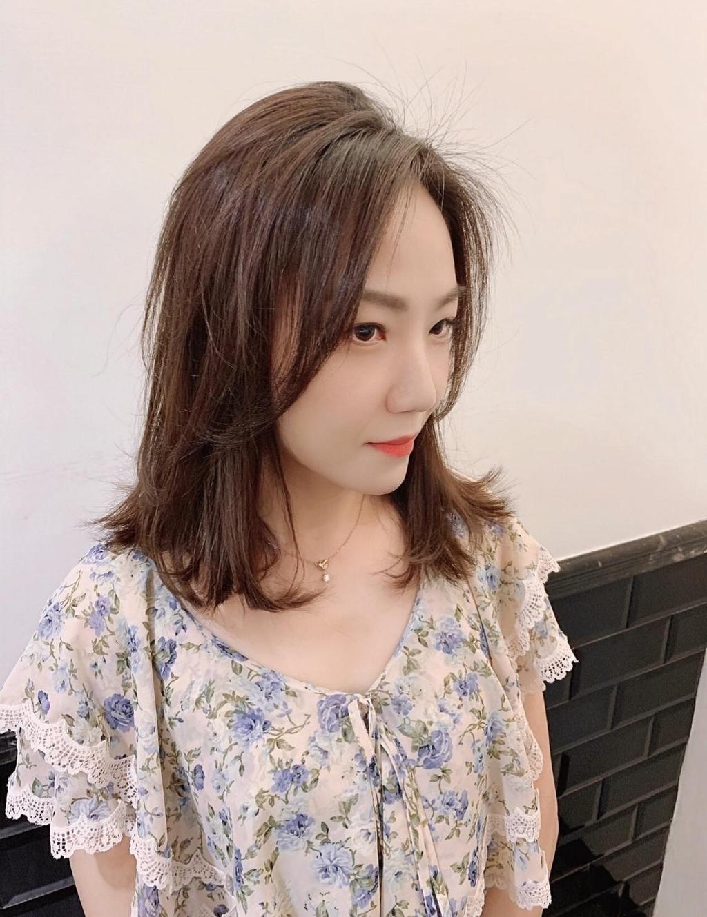 楓糖斑比色、鎖骨髮