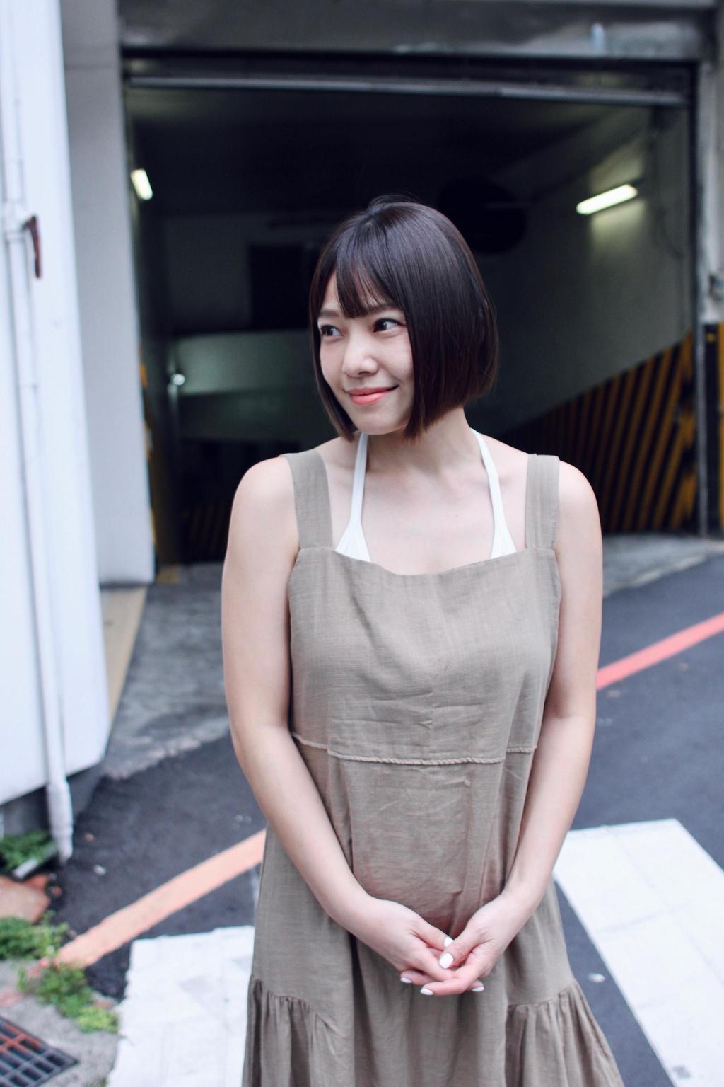 鮑伯頭、布朗尼髮色、下巴短髮、撩耳齊短髮