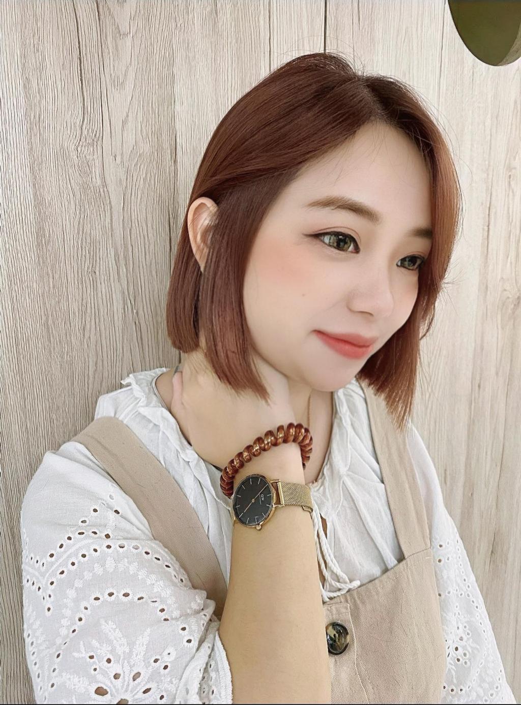 鮑伯頭、楓糖斑比色、下巴短髮、撩耳齊短髮